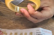 常州一老凤祥专柜疑卖裂纹玉镯不肯退？媒体介入商家承诺退货