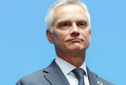 美国航空CEO称与美联航合并“对消费者不利”