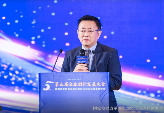 樊纲：要重视AI对就业的冲击，同时要积极推动AI带来的新产业、新就业