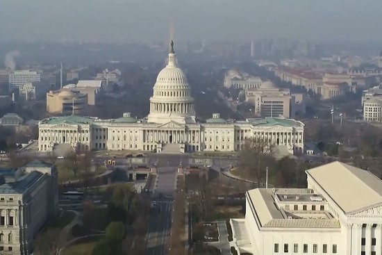 特朗普签署行政命令 对与伊朗有贸易往来的国家征收关税