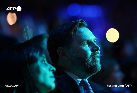 牛弹琴：一不小心，美国又创造了历史