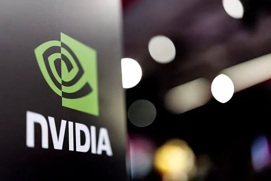 英伟达被起诉,用盗版训练大模型成行业潜规则?