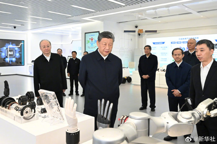 习近平:建设社会主义现代化强国关键在科技自立自强