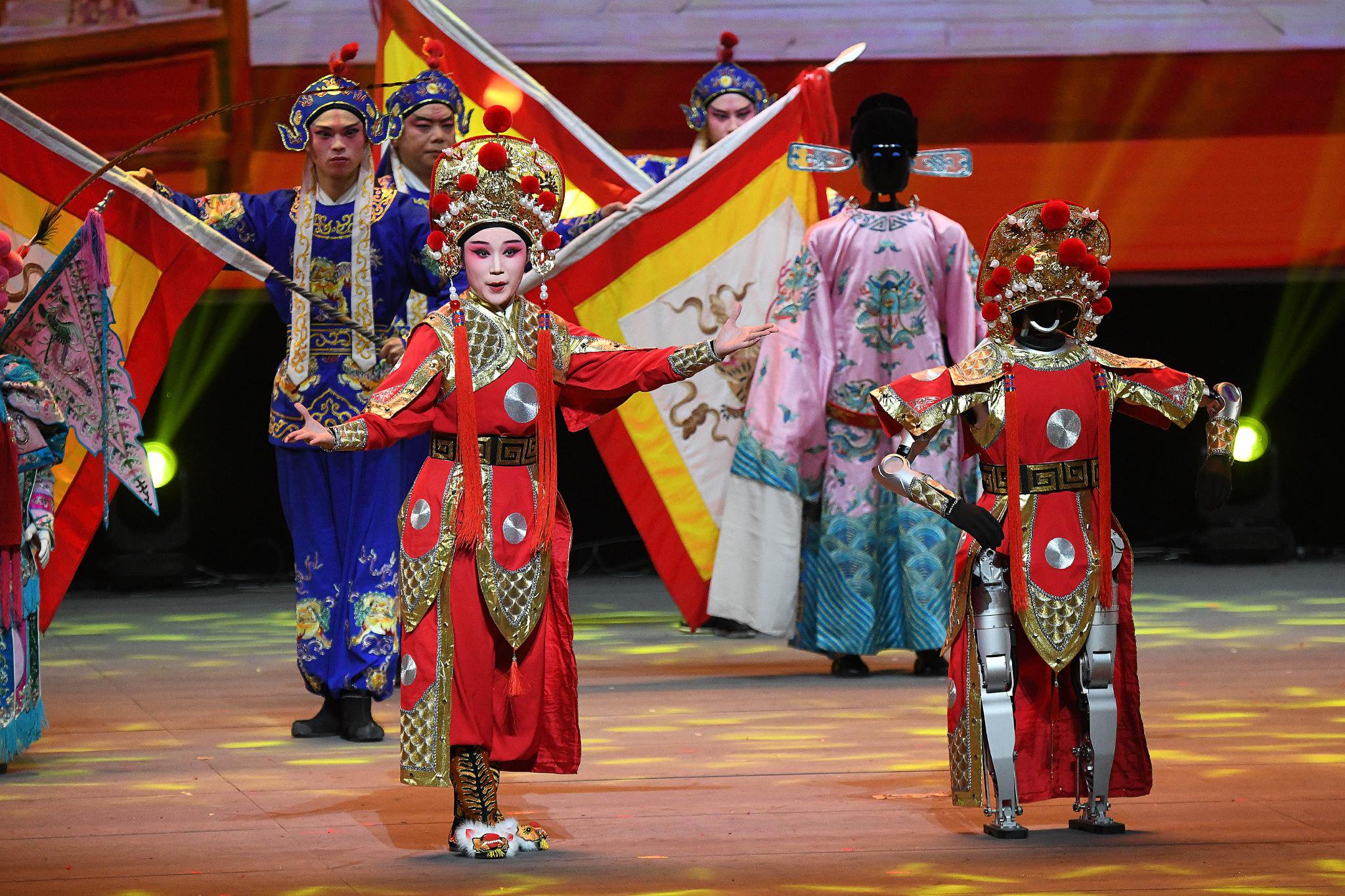 从春晚舞台到人间烟火——中国探索机器人多元应用场景