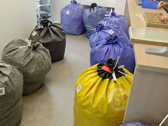 黄金消费火热、春节不打烊,电商人一周三飞