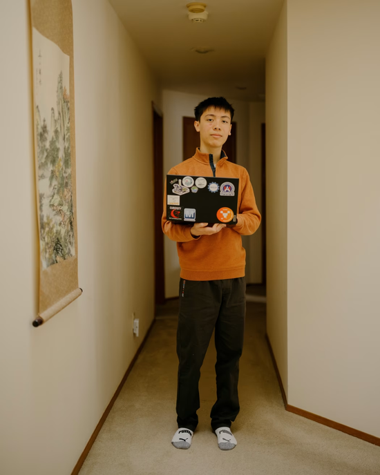 硅谷CEO看傻了：大批名校生连夜退学，10后高中生靠AI融资千万！