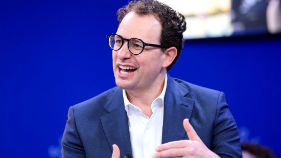 Anthropic更新Claude Cowork工具,旨在提升普通办公人员工作效率