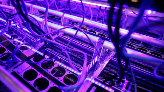 挖矿收益不足3美分!比特币暴跌后,矿商们集体“弃挖”转向HPC求生