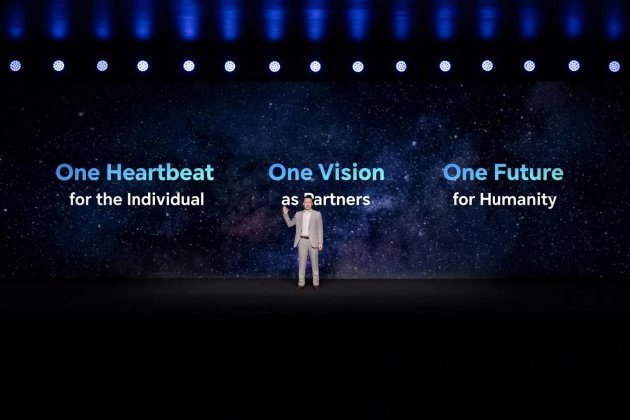 荣耀MWC火力全开：机器人手机颠覆形态，联手阿莱ARRI重写移动影像规则