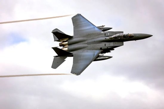 美军F-15战机，被“友军”击中？