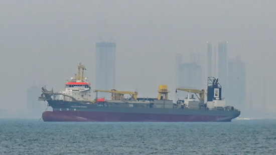 伊朗伊斯兰革命卫队警告船只不要航经”战时状态“的霍尔木兹海峡