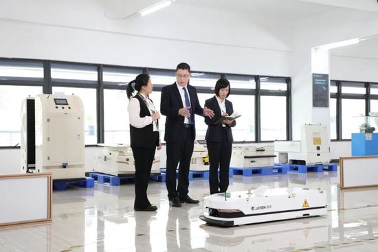 《人民日报》｜金融向实 服务向新 中国农业银行助力现代化产业体系建设