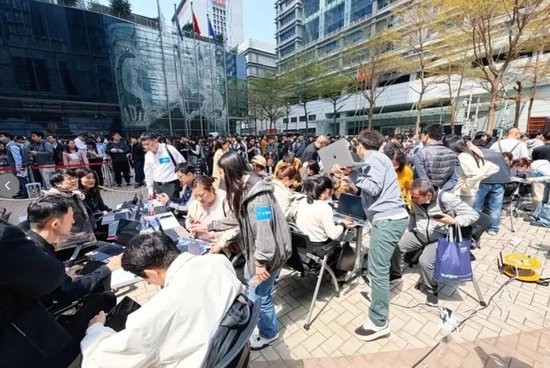 “养虾”制造的“全民焦虑”，底层传播逻辑是？