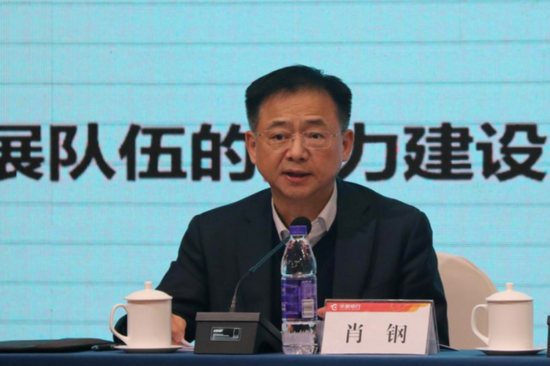 华夏银行零售条线换防 信用卡中心拟换帅