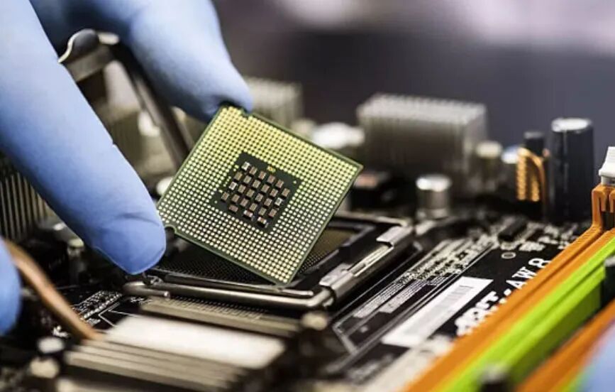 深圳老板造天线，一把募资60亿