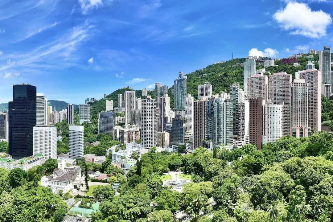 大批富豪撤离！迪拜楼市崩盘，香港意外回春