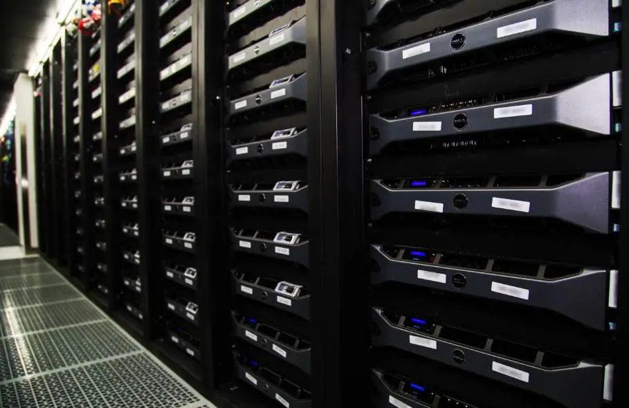 福州老板提大单，拨100多亿赶建机房