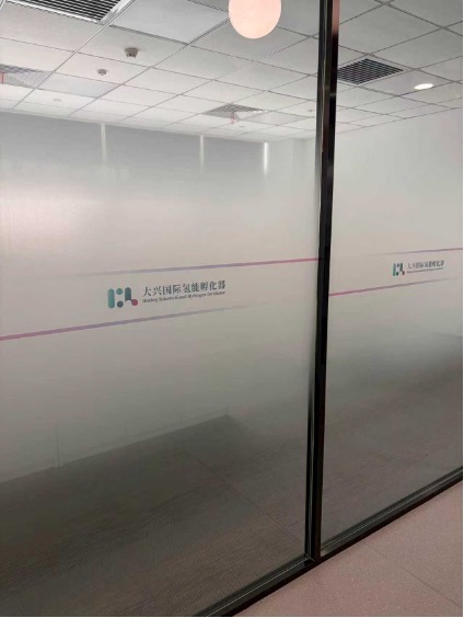 梅向荣如何把盈科从“宇宙大所”变成“吸金黑洞”？