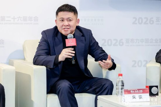 对话复宏汉霖朱俊：AI在药品研发中非常值得用，最终目标是没有实验室