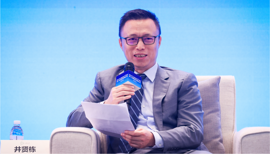 90亿井贤栋豪捐1.3亿，蚂蚁估值近年“大缩水”