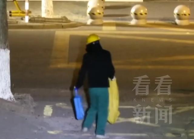 上海一金店凌晨被盗百万黄金！嫌犯为躲监控竟倒着走，半瓶可乐成破案关键