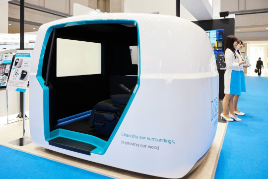 阿波罗全球管理以37亿美元收购日本板硝子