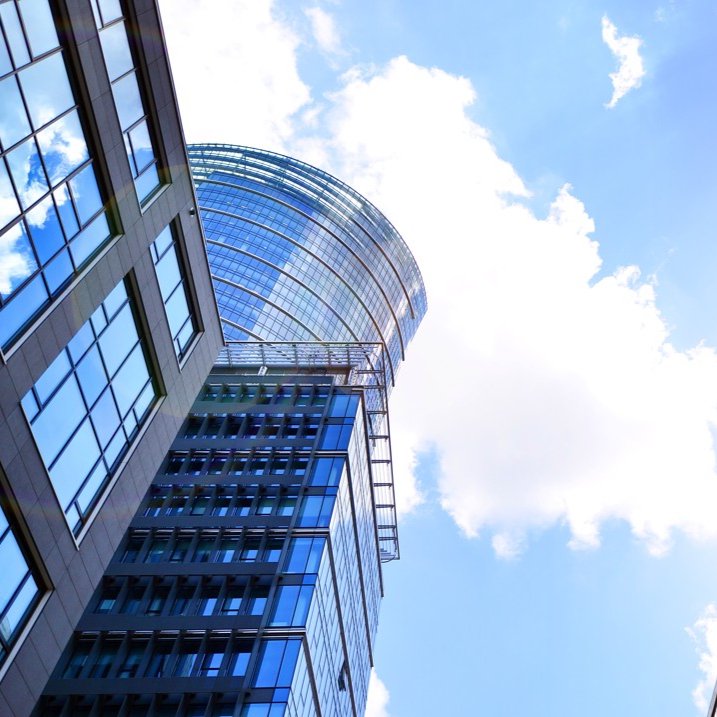 规模首破2000亿，泸州银行减收增利！59岁行长请辞