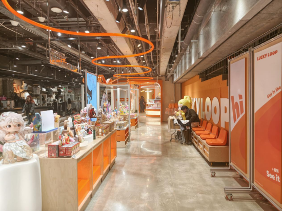 “没有辨识度！” 阿里潮玩首店遇冷顾客寥寥，新IP“撞脸”LABUBU？