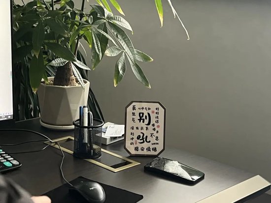 被称“摩托车圈雷军”,冠军张雪的飞驰人生