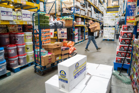 这位94岁低调富豪刚刚以290亿美元出售了自己的食品帝国