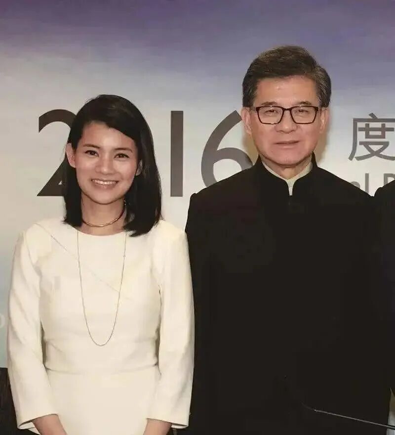 千亿豪门越斗越富?兄弟反目、母子对簿公堂,却干出10家上市公司!