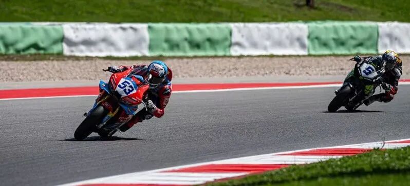 投资“张雪”们和“饺子”们，投的是什么？