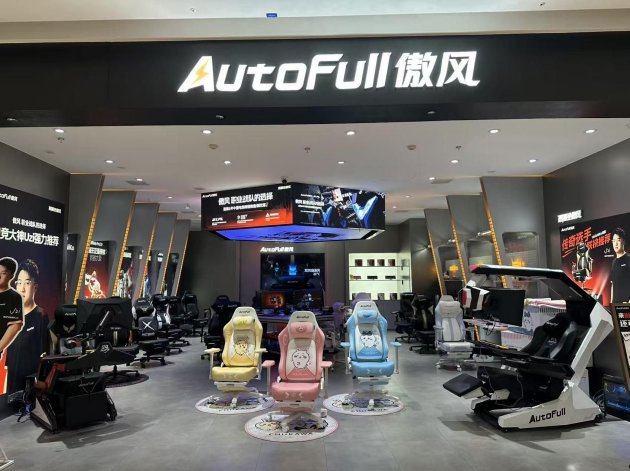 傲风X吉伊卡哇双向奔赴，重构电竞IP联名行业范式