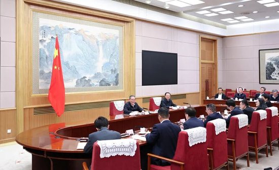 总理召开座谈会,8人发言,包括一位“90后”