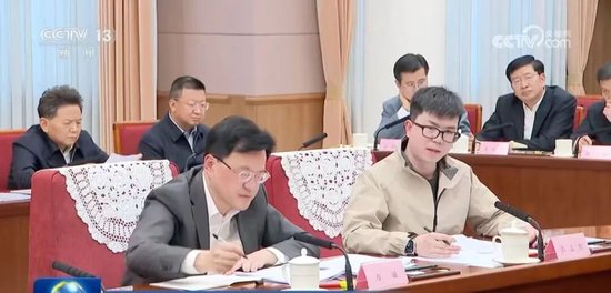 总理召开座谈会,8人发言,包括一位“90后”