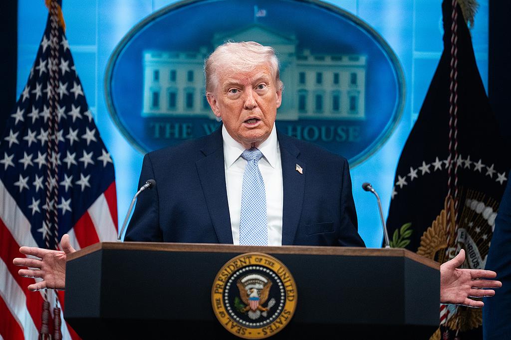 伊朗回应特朗普:封锁伊朗无法让霍尔木兹海峡“开放”