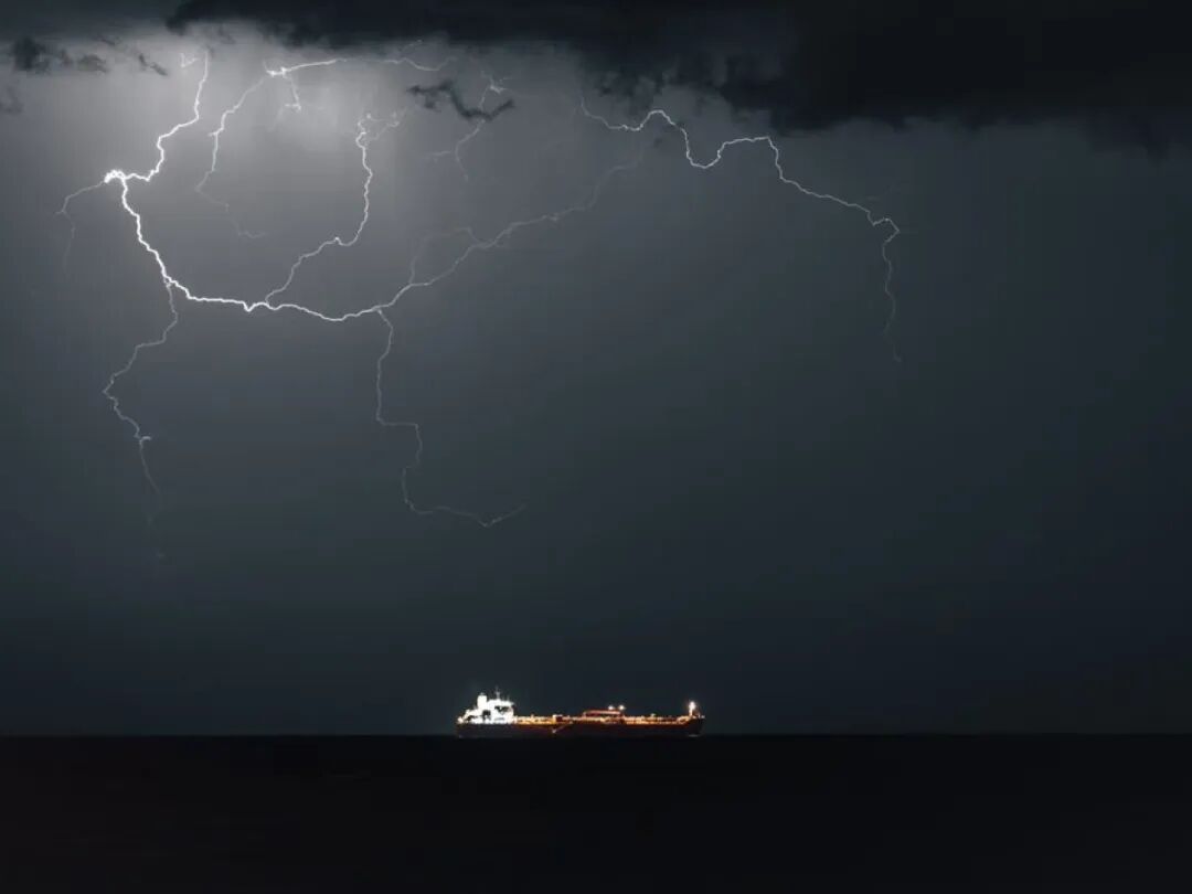 牛弹琴：美国这一招，够狠够损也够蠢