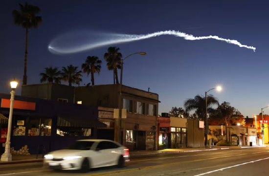 贝索斯与马斯克的太空竞赛持续升温