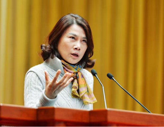 “你又当又立”VS“你不讲体面”！格力海信爆发“铜铝大战”，两高管互揭老底