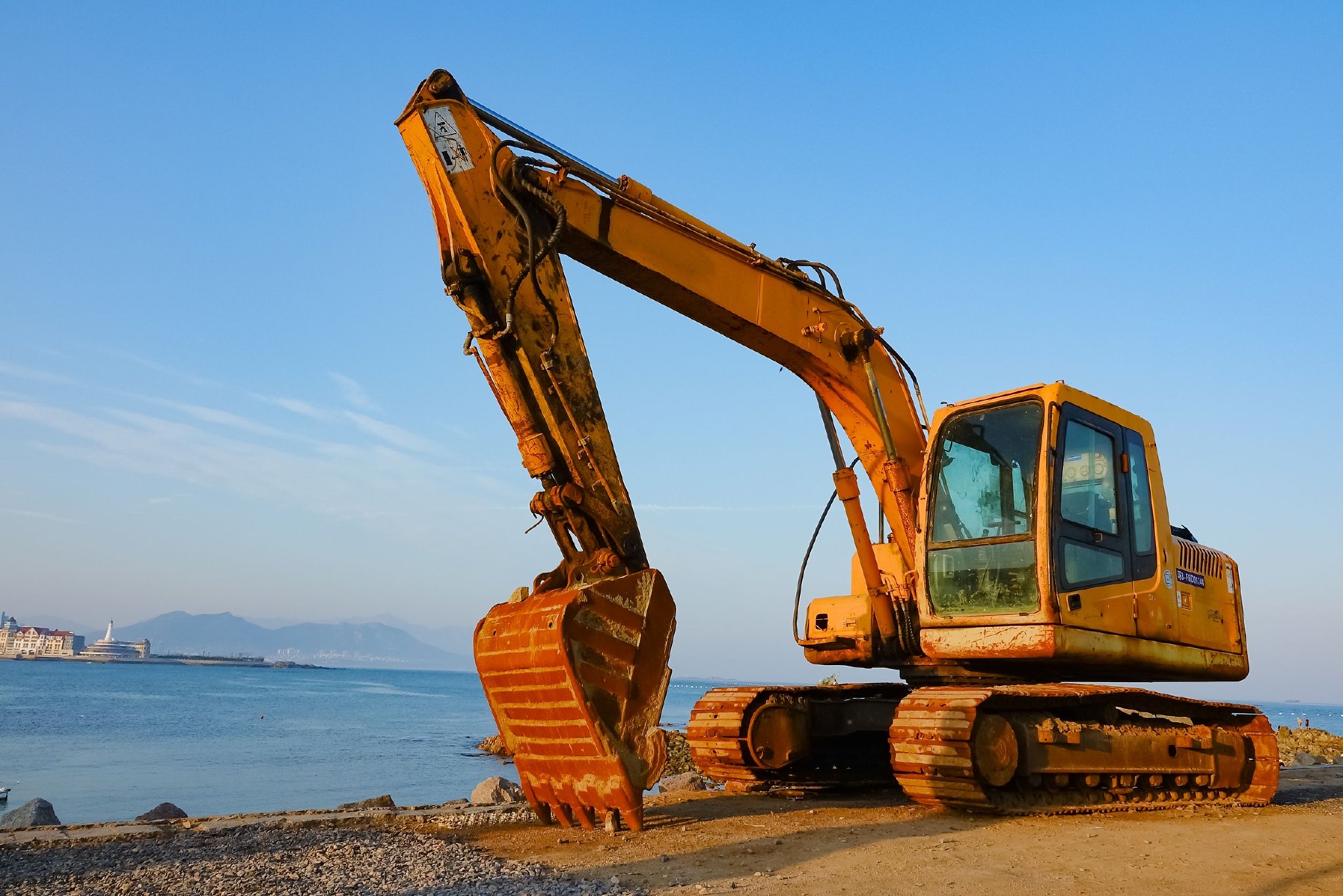 挖机销量增近三成，工程机械“金三”来了