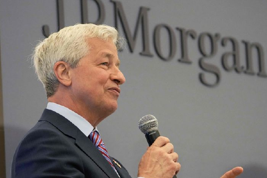 特朗普敦促法官不要让戴蒙在摩根大通终止服务的诉讼案中逃脱责任