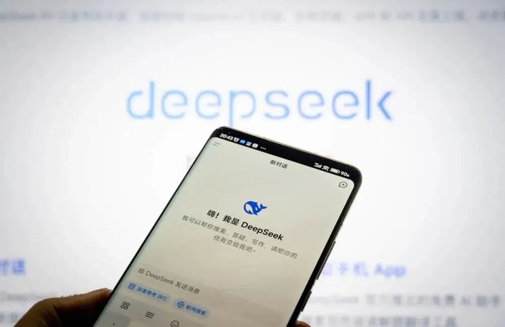 梁文锋，砍下3400亿估值
