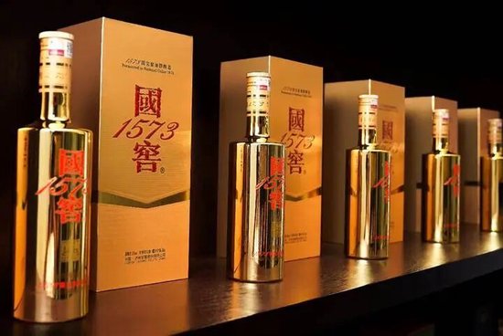 泸州老窖净利润缩水两成，