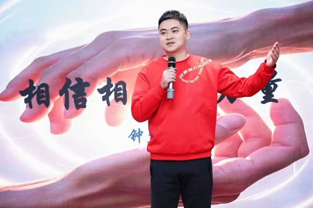*ST皇庭陷退市危机，潮汕二代找来白衣骑士？