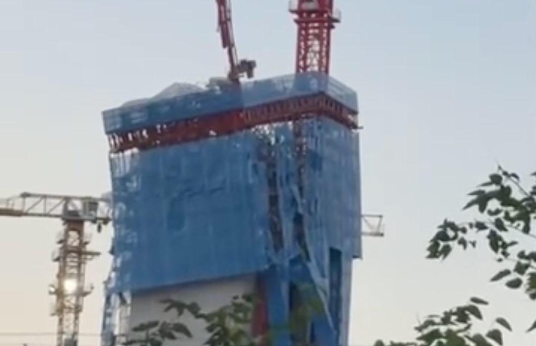京东上海总部大楼“歪”了?官方通报→