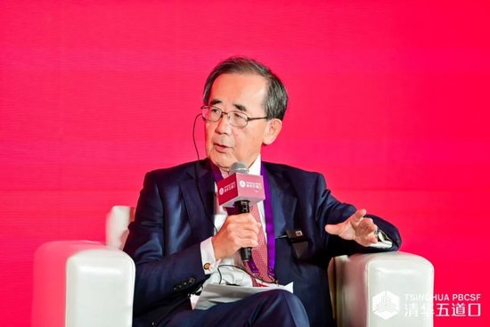 巅峰思想碰撞!朱民、斯宾塞、白川方明共话全球经济与AI变局
